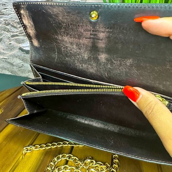 LOUIS VUITTON VERNIS BURGUNDY WALLET ON CHAIN/CROSSBODY - Picture 14 of 15